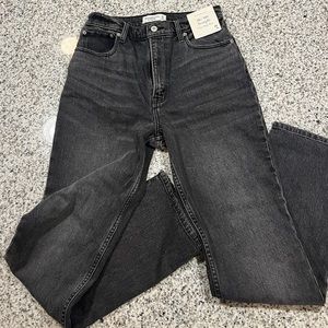 NWT ABERCROMBIE ULTRA HIGH RISE 90s STRAIGHT JEANS